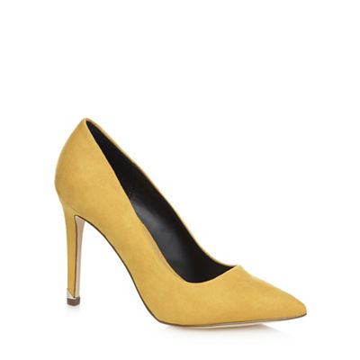Yellow 'Nusa' high court shoes